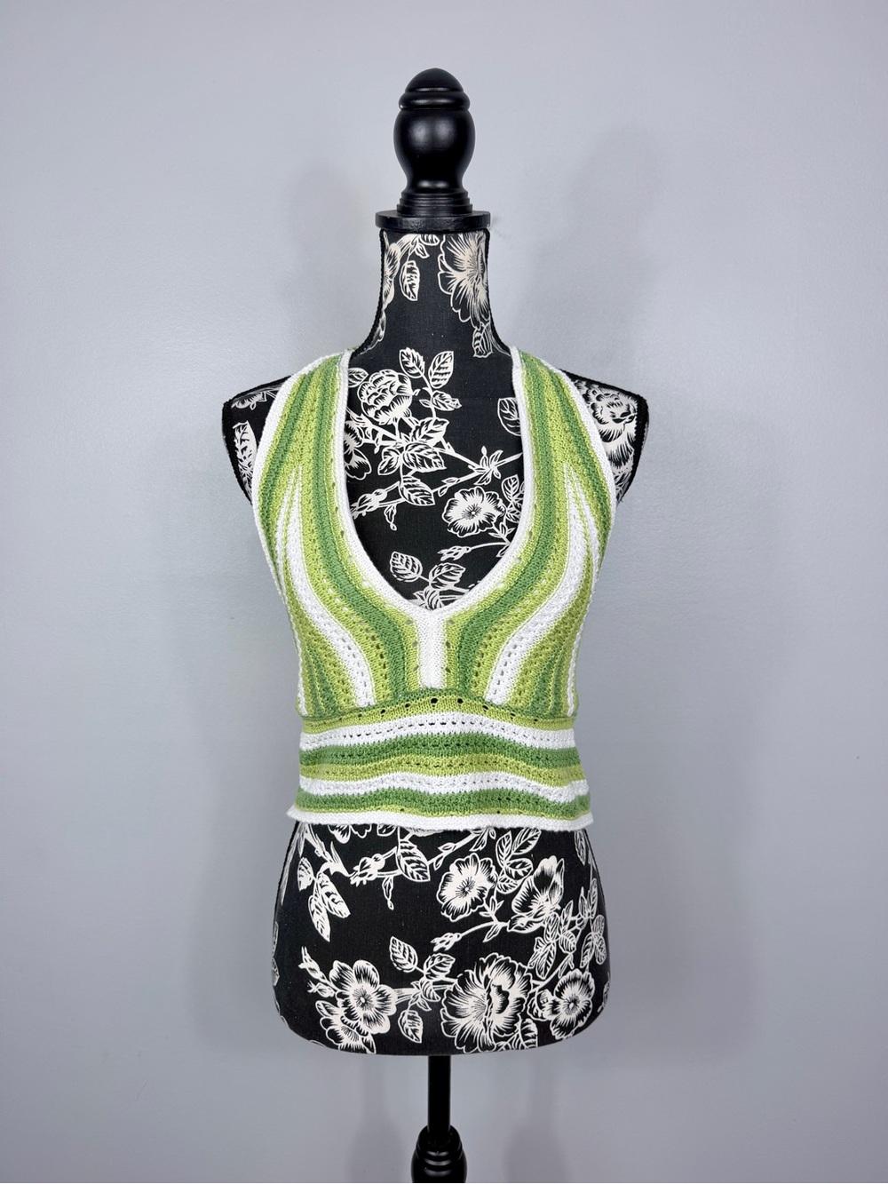 Hollister green/white striped crochet knit halter crop top size medium